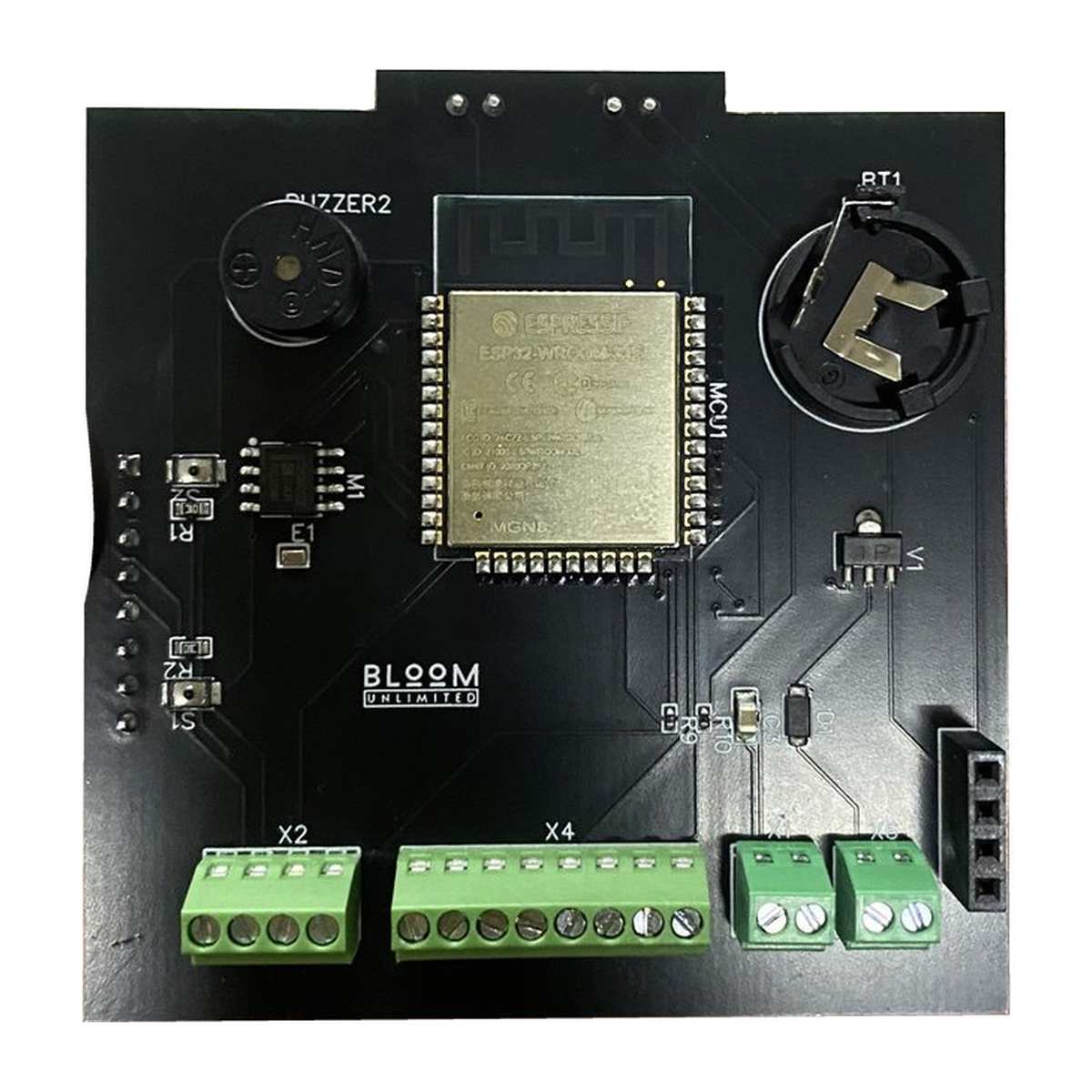 Compact ESP32 Controller — isolated board presentation